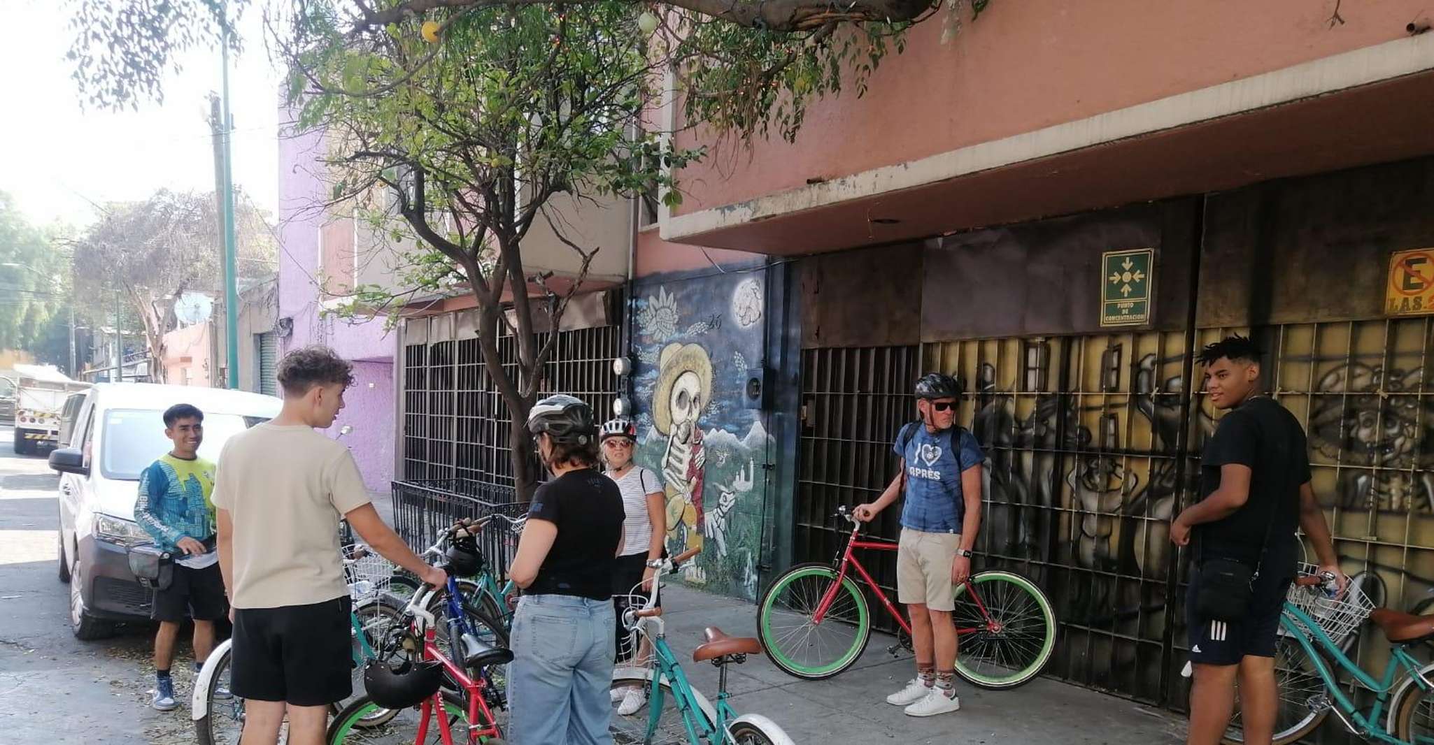 Mexico City: Art Naco, murals & street art bike tour — photo 9