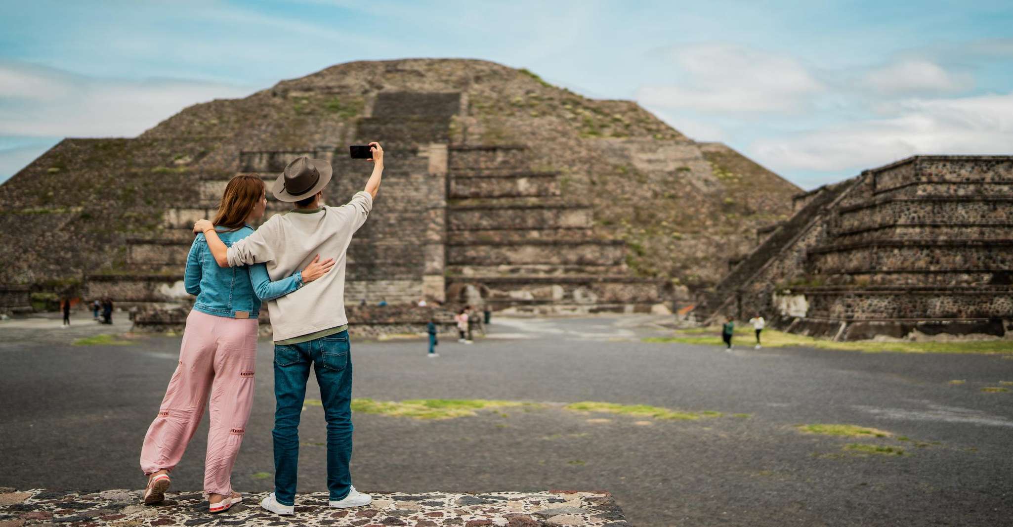 Mexico City: Teotihuacan & Guadalupe Shrine Tour with Lunch